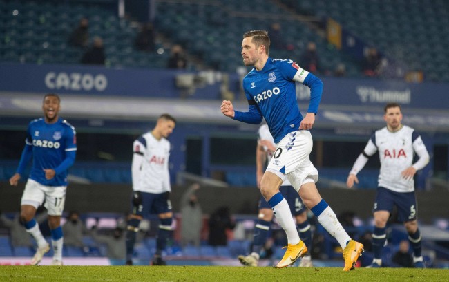 下了坚实的 下了坚实的